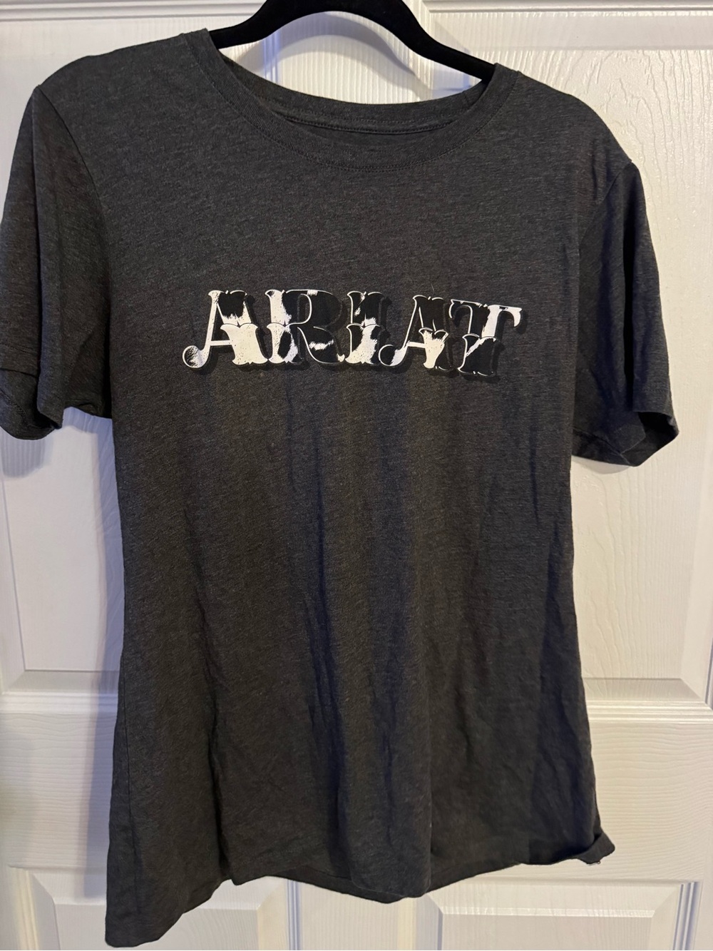 Ariat Cow Print Logo Graphic T-Shirt Women’s XL Charcoal Gray